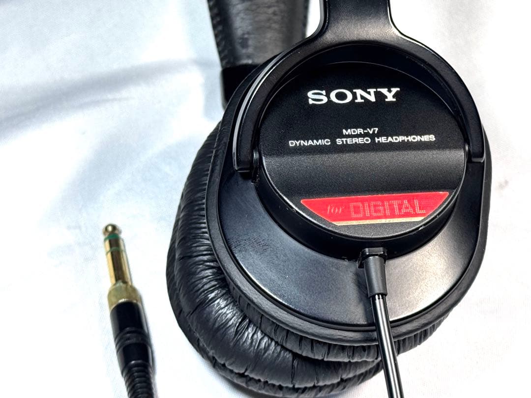 美品 SONY MDR V7 ヘッドホン 超レア 動作確認
