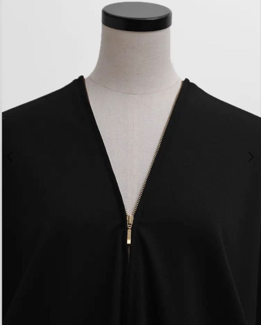 今期【新品タグ付】YAMADAYA ファスナーネックワンピース AgaBLACK