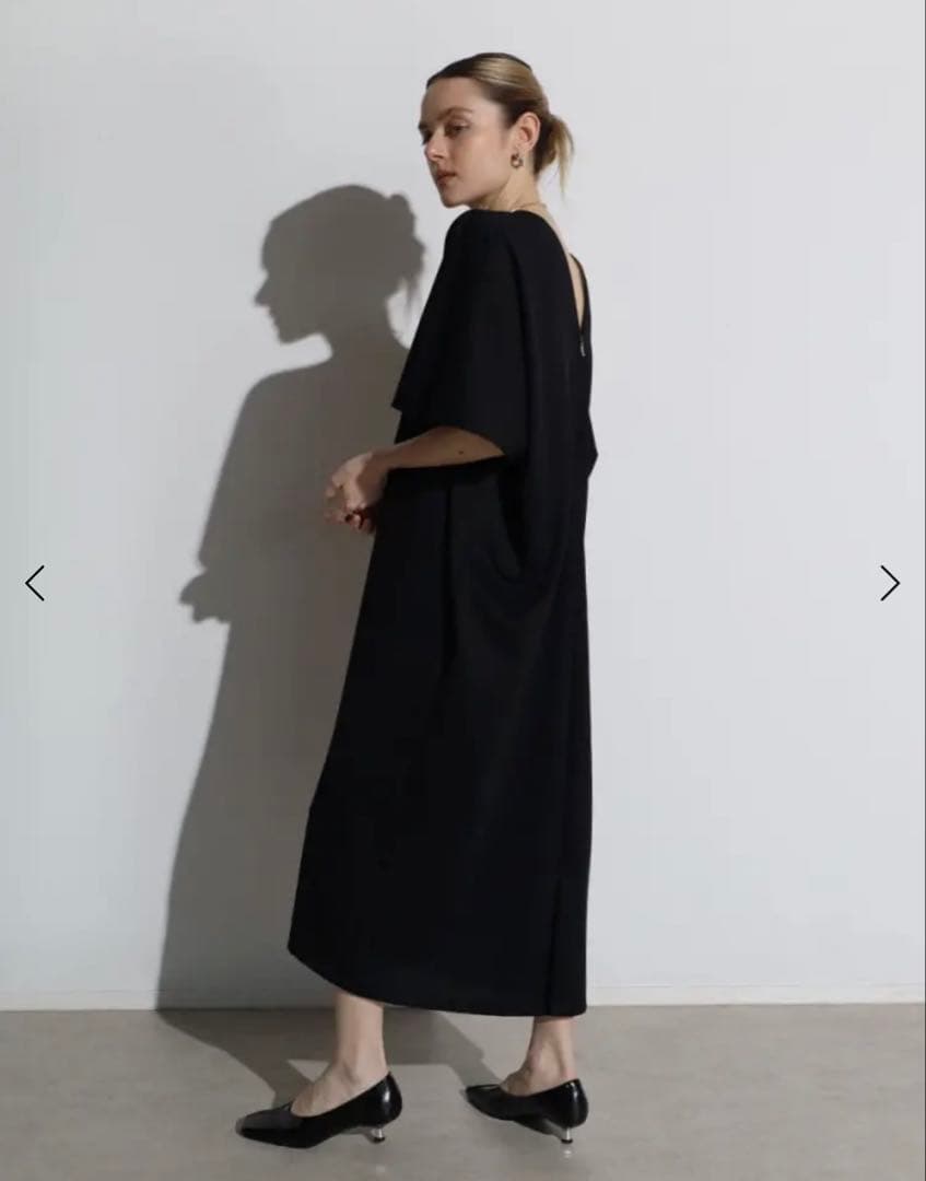 今期【新品タグ付】YAMADAYA ファスナーネックワンピース AgaBLACK