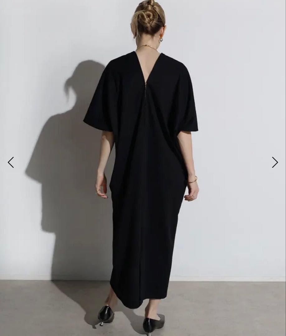 今期【新品タグ付】YAMADAYA ファスナーネックワンピース AgaBLACK