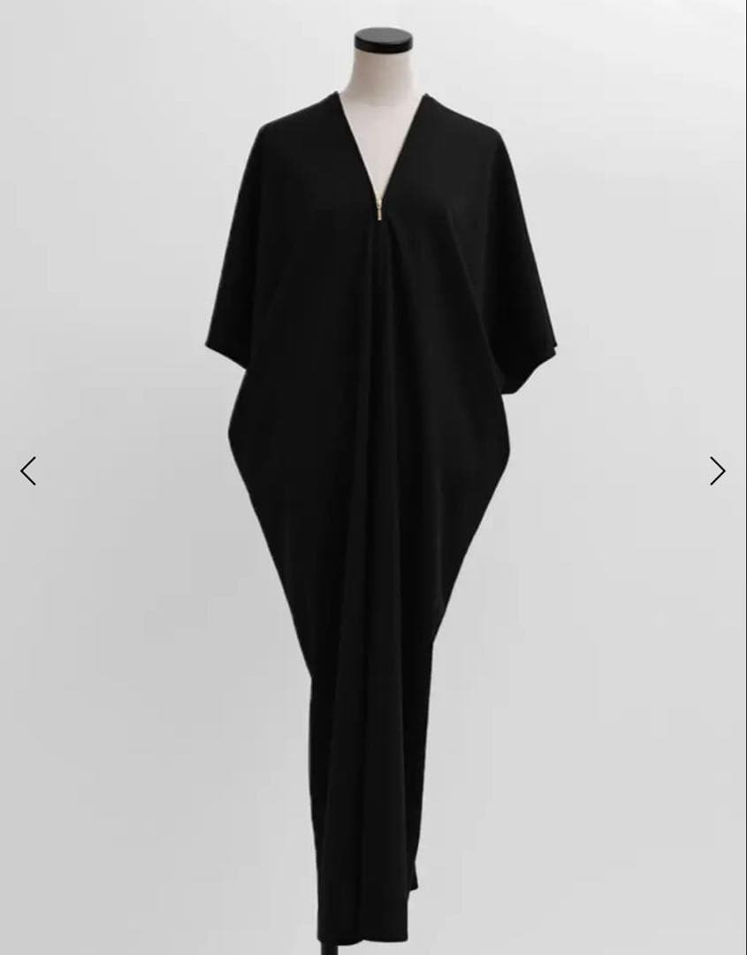 今期【新品タグ付】YAMADAYA ファスナーネックワンピース AgaBLACK