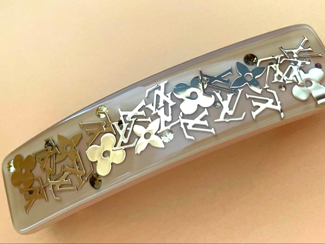 Louis Vuitton ロゴバレッタ