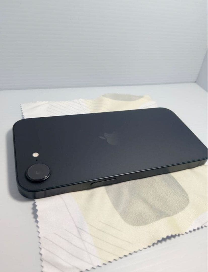 iPhone16e 128GB ブラック SIMフリー バッテリー100%