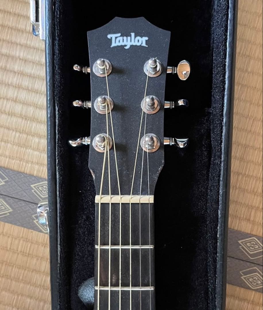 Taylor Swift シグネチャーアコースティックギター