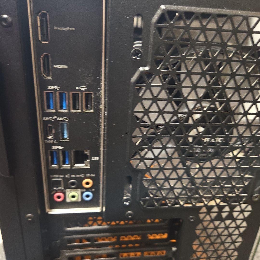 OSなしデスクトップパソコン　i7 11700k ddr4 32GB　gpu無し