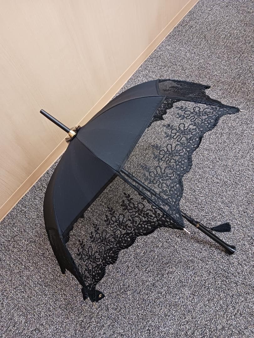 フランス製　レース黒長日傘 タッセル付き　未使用