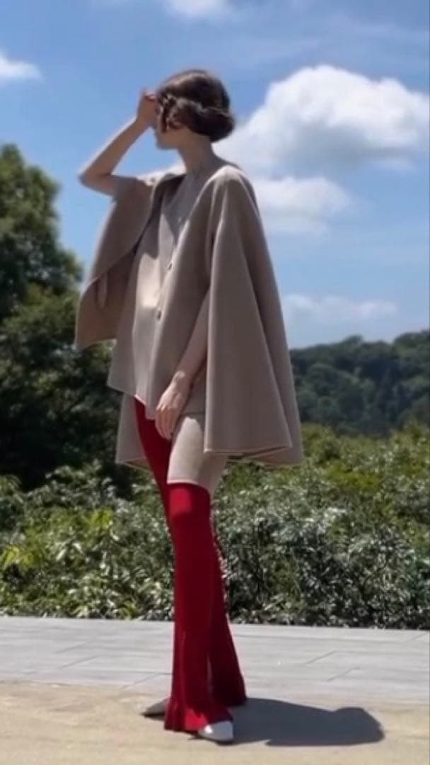 新品タグ付　LE PHIL ルフィル　ライトリバーケープ　定価¥69300