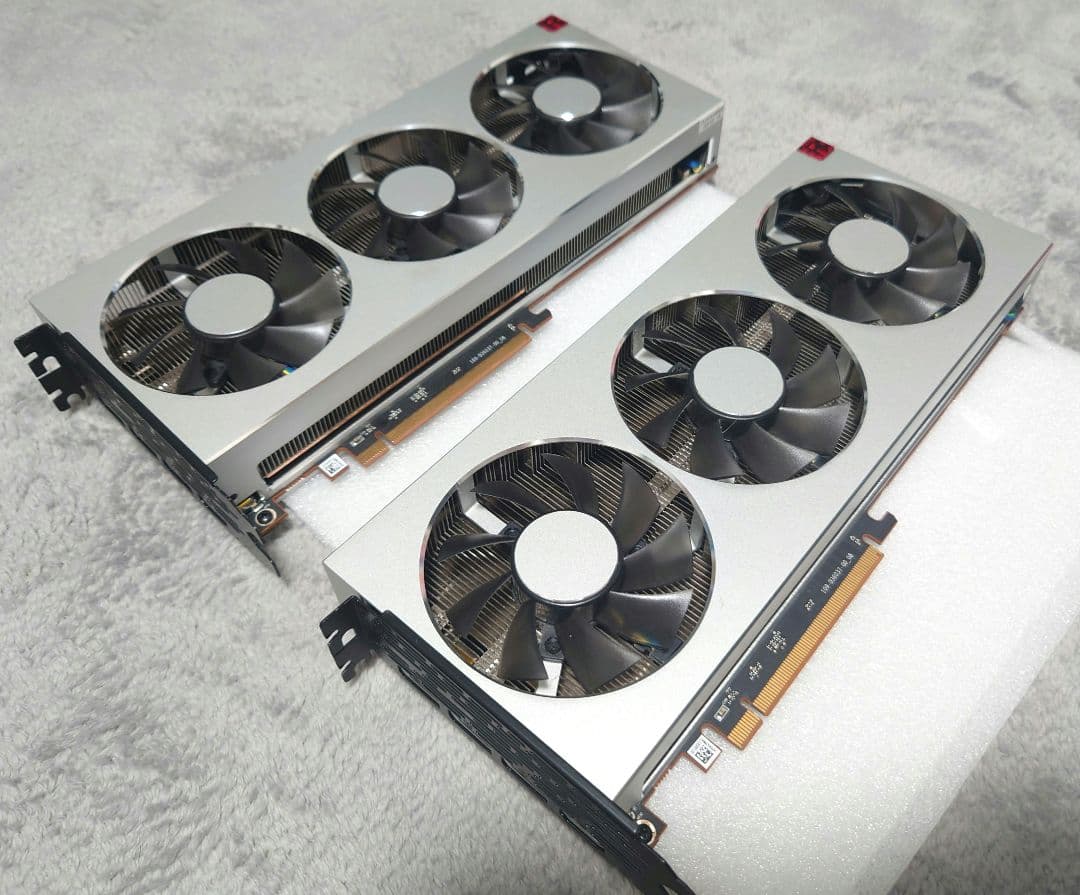 AMD Radeon VII 16GB グラフィックボード（×2枚）