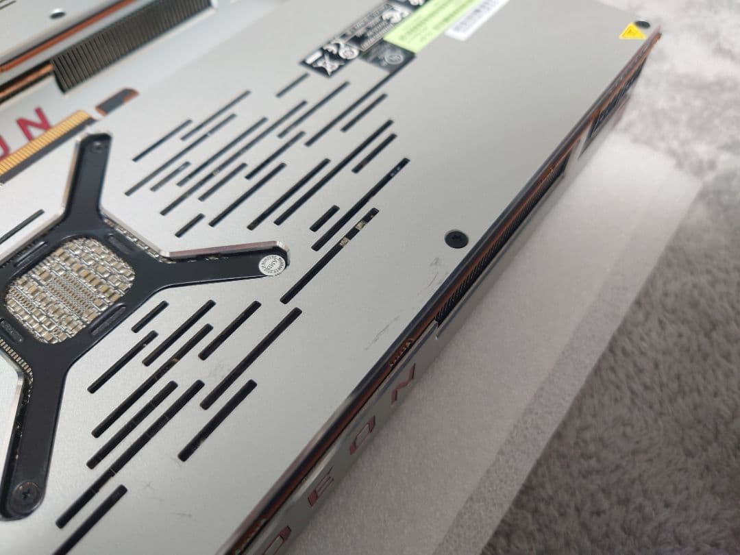 AMD Radeon VII 16GB グラフィックボード（×2枚）