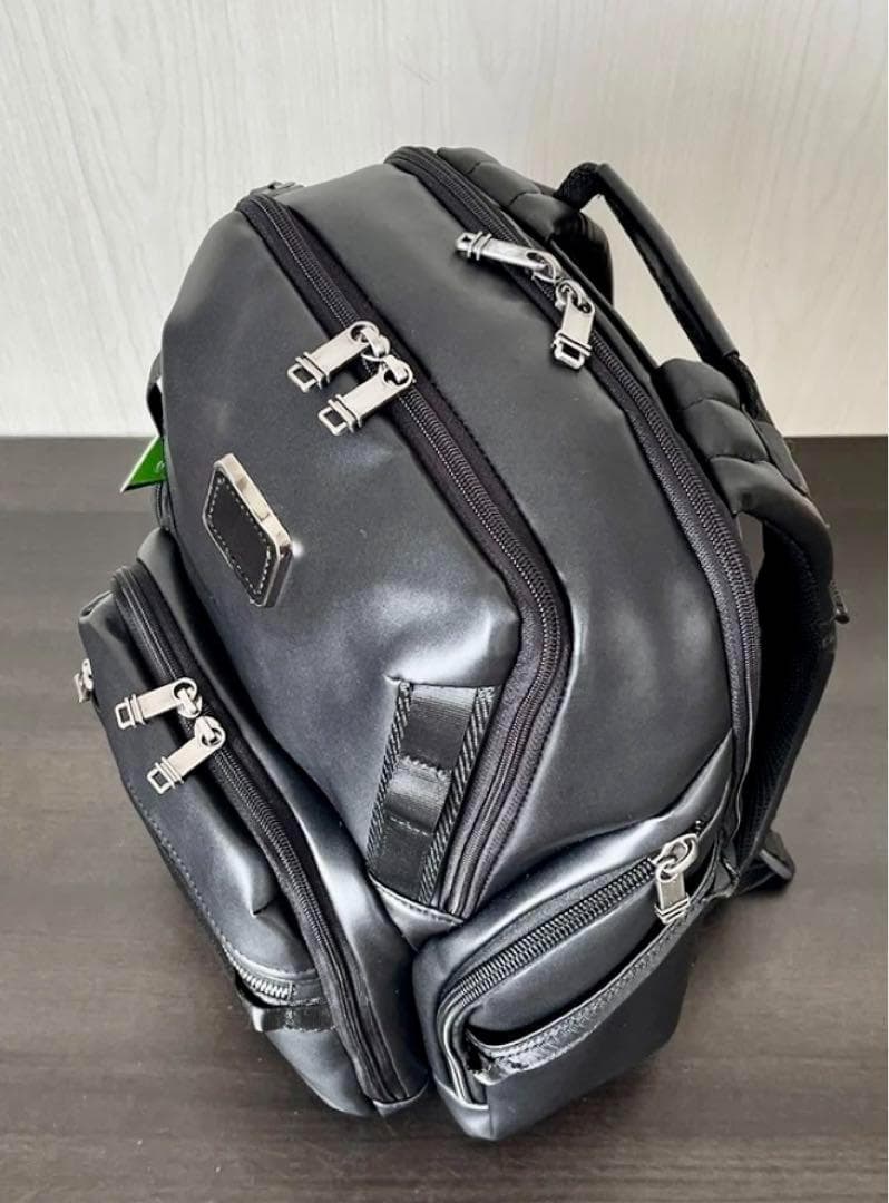 TUMI「サーチ」ファイバーレザーバックパック