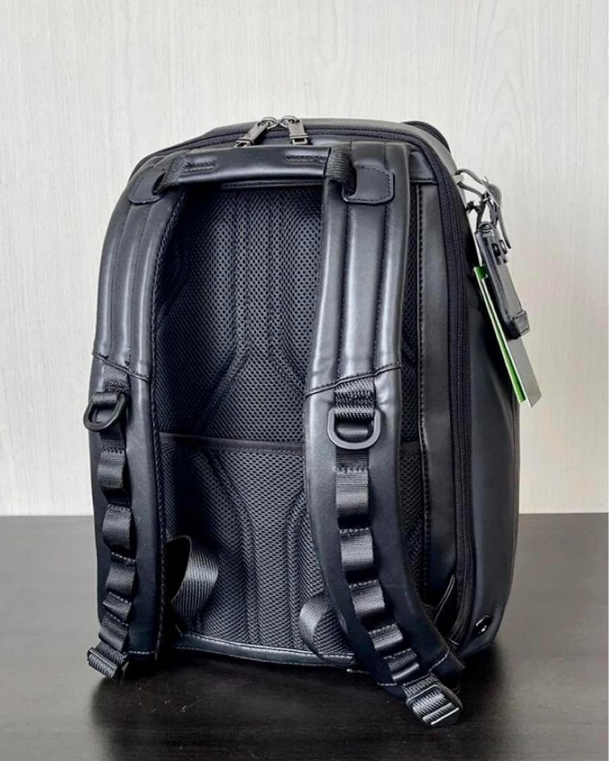 TUMI「サーチ」ファイバーレザーバックパック