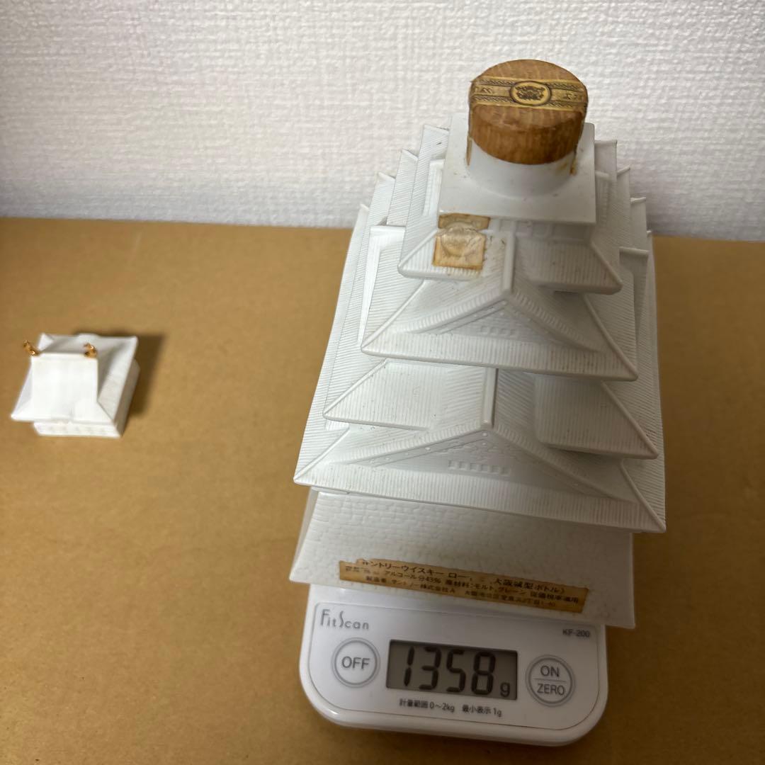 サントリーウイスキーローヤル　大阪城型ボトル　未開栓