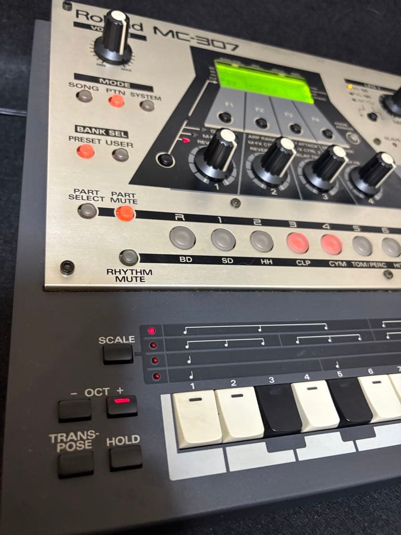【入手困難】Roland groovebox MC-307 リズムマシーン