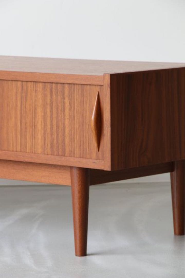 ブラウン木製テレビ台 引き出し付き