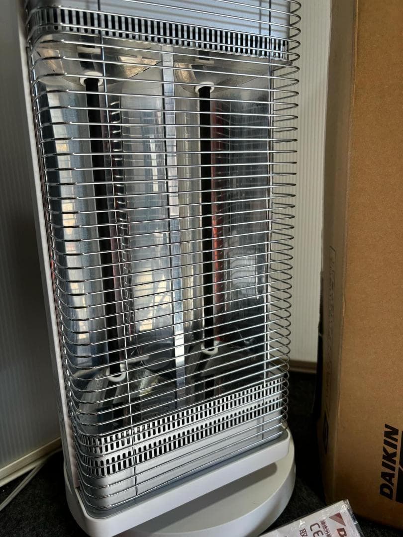 DAIKIN 遠赤外線暖房機セラムヒートERFT11VS-W 2018年製 美品