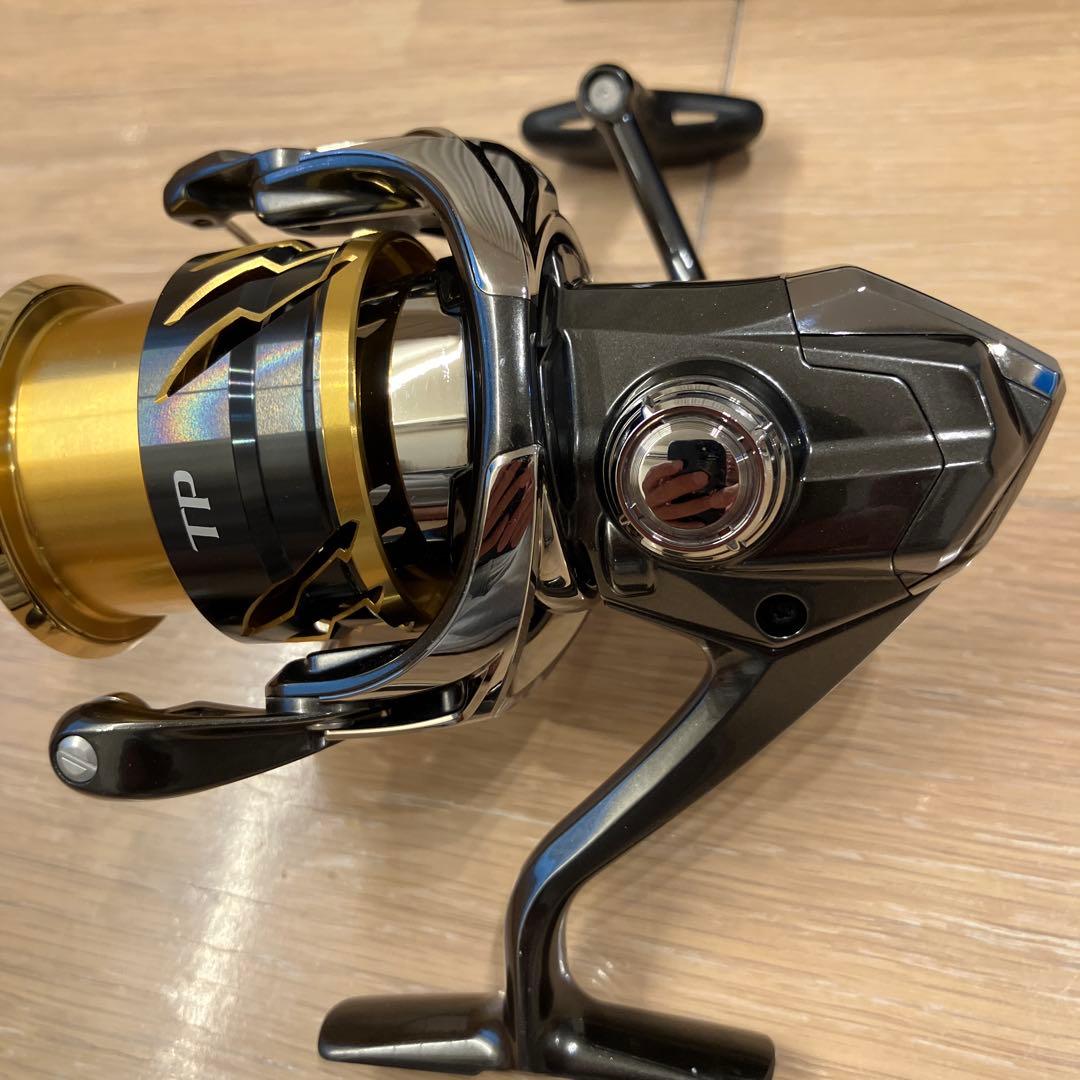 さ*ま様 SHIMANO スピニングリール 20ツインパワー 中古