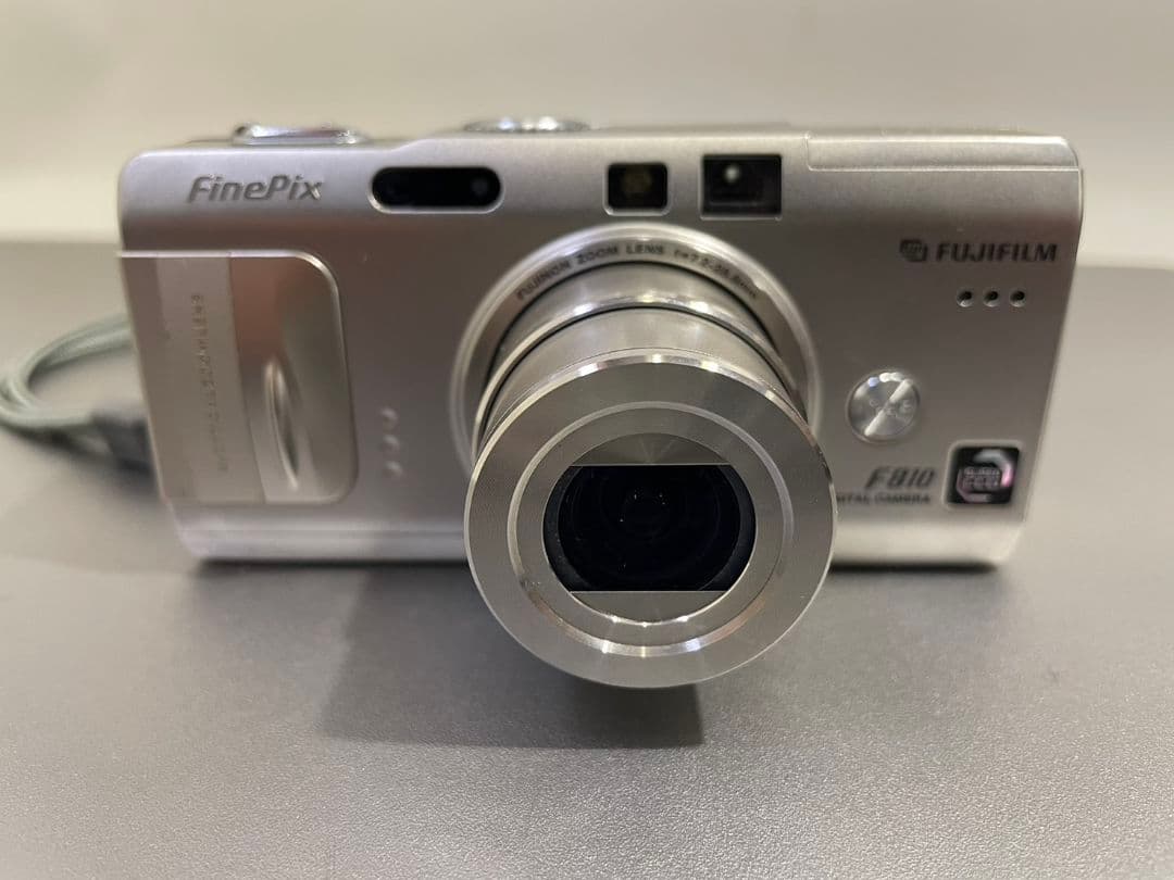 FUJIFILM FinePix F810 コンパクトデジタルカメラ