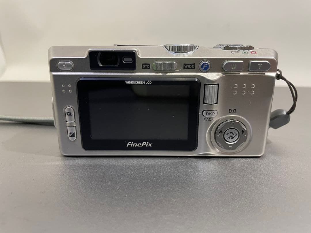 FUJIFILM FinePix F810 コンパクトデジタルカメラ