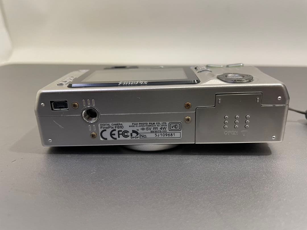 FUJIFILM FinePix F810 コンパクトデジタルカメラ