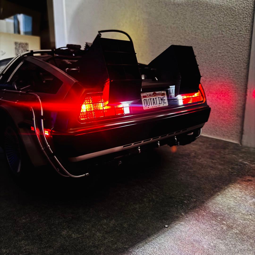Hot Toys バックトゥザフューチャー Part1 デロリアン