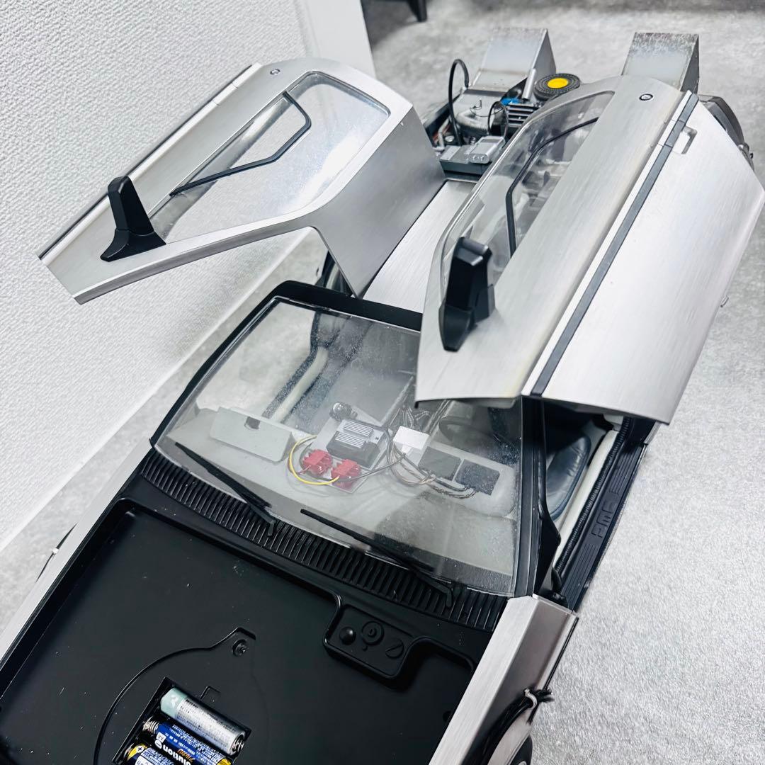 Hot Toys バックトゥザフューチャー Part1 デロリアン