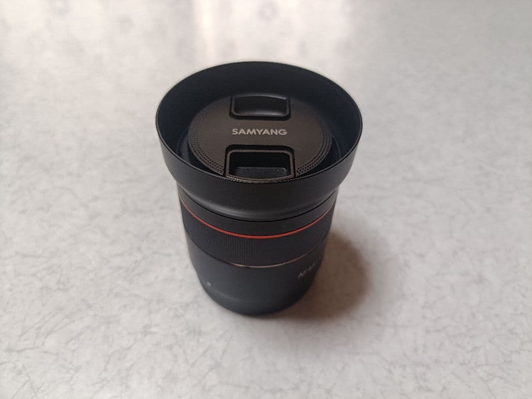 SAMYANG AF 45mm F1.8 FE 単焦点標準レンズ　ソニーαE用