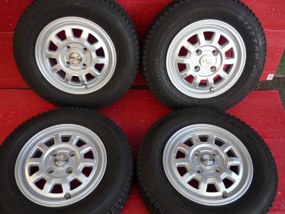 NV200にヴィセンテ+ブリジストン製VL-1 165/80R14スタッドレス