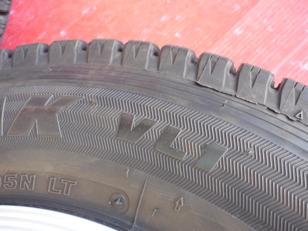 NV200にヴィセンテ+ブリジストン製VL-1 165/80R14スタッドレス