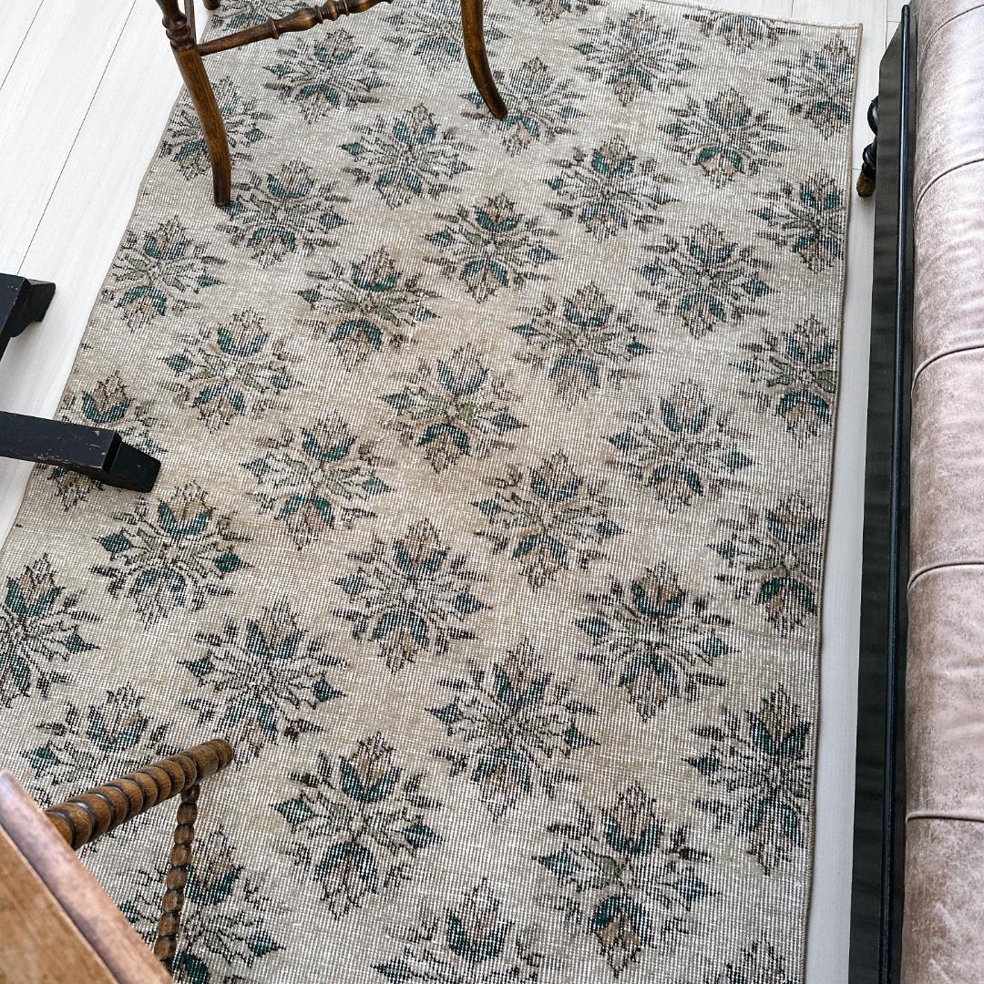 トルコ ヴィンテージラグ A116 ベージュ セージグリーン ダークグリーン