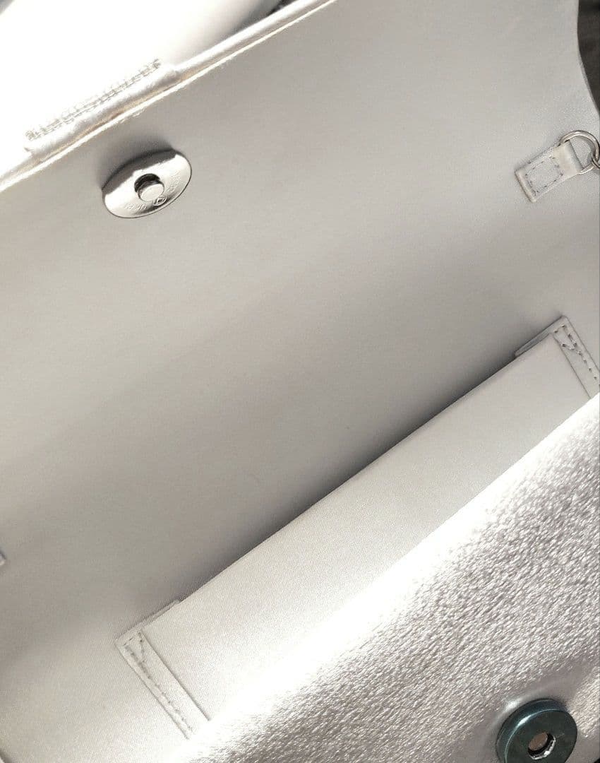 【東京ソワール】 パーティーバッグ チェーン クラッチバッグ シルバー系