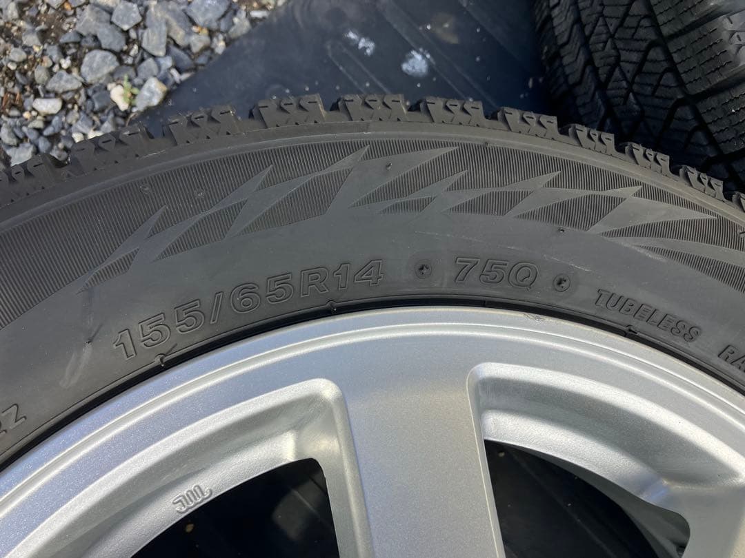 (2052) ダイハツムーヴ純正ホイールスタッドレスタイヤ付き2本②