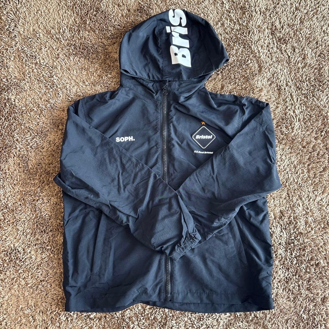 マウンテンパーカー　F.C.Real Bristol フード付きジャケット