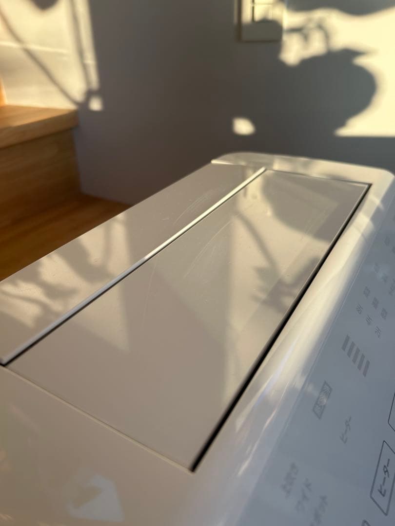 CORONA 除湿機 タワー型 ホワイト　衣類乾燥除湿機　CD-WH1822