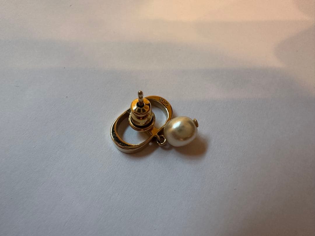 DIOR 片耳ピアス