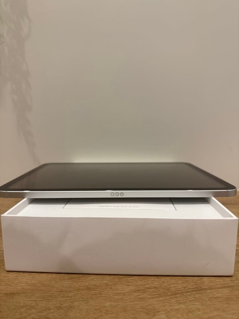 Apple iPad 第10世代 64GB Wi-Fiモデル シルバー