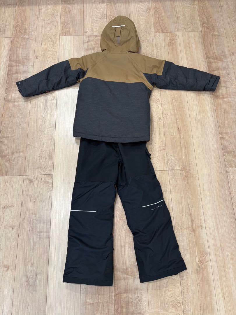 ※値下げ期間中〜Columbia スノーウェア上下セットSサイズ（130cm）