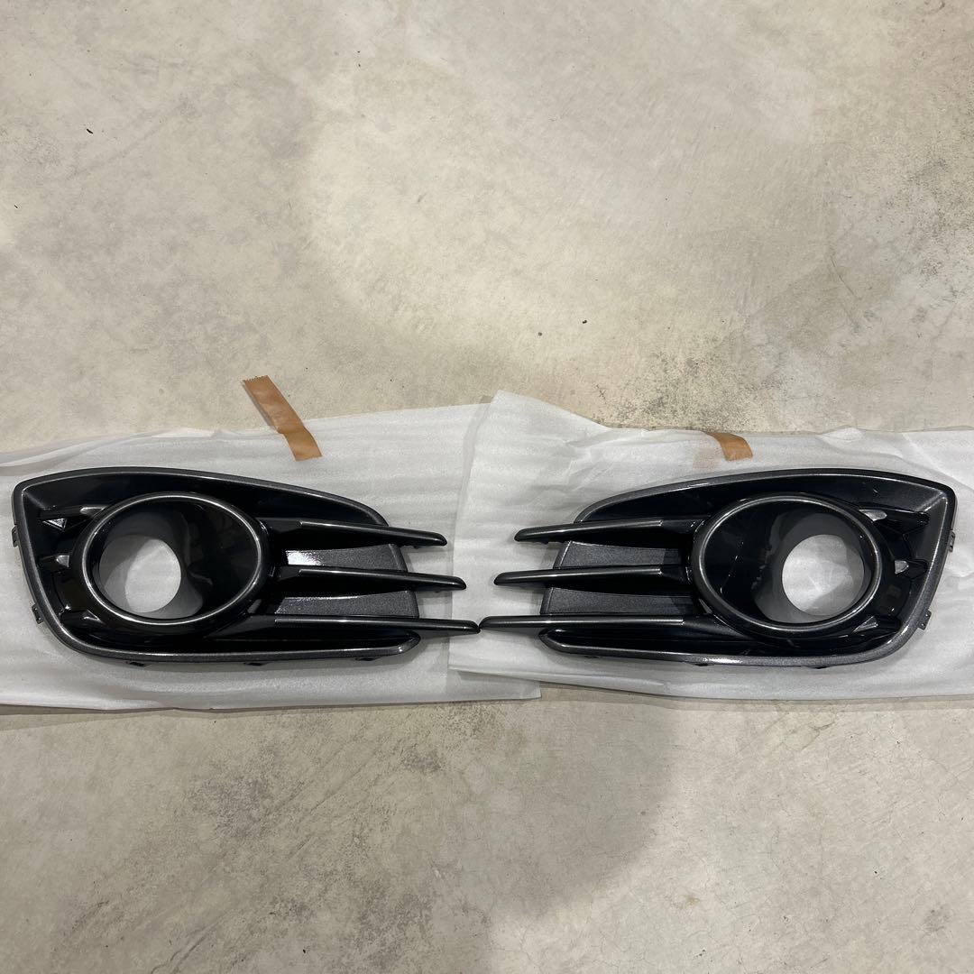 ZC32S フォグランプベゼル　純正