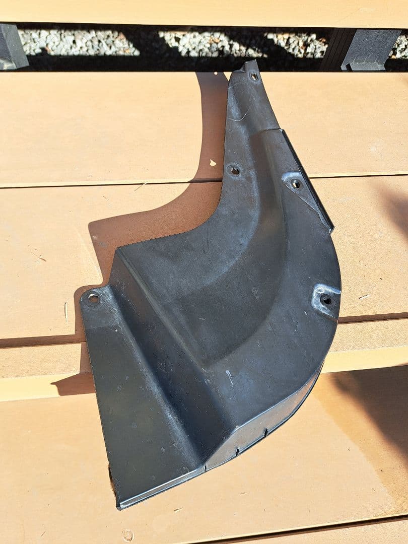 ランドクルーザープラド150後期 ショートマッドガード　1台分【汚れあり】