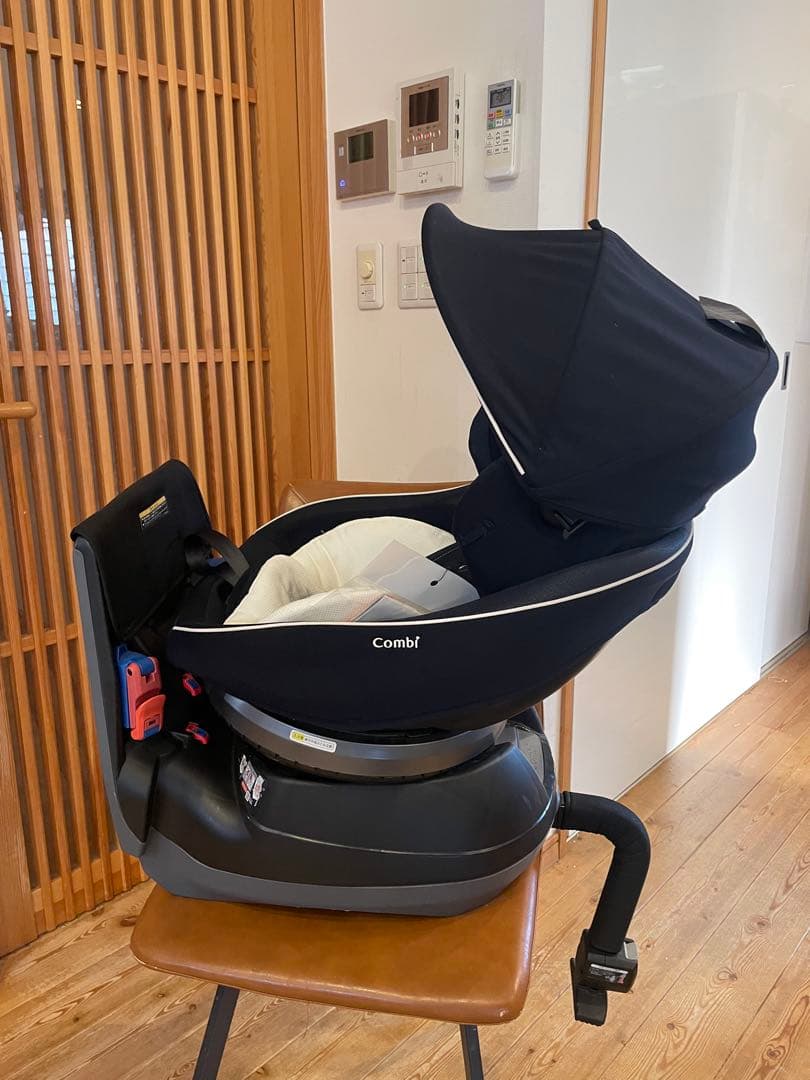 美品　コンビ　クルムーヴスマート　JJ-550　新生児〜チャイルドシート