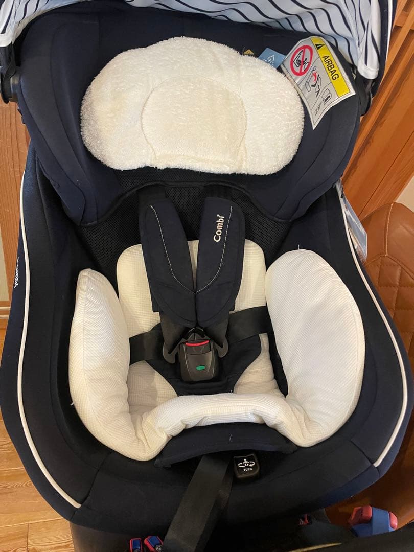 美品　コンビ　クルムーヴスマート　JJ-550　新生児〜チャイルドシート