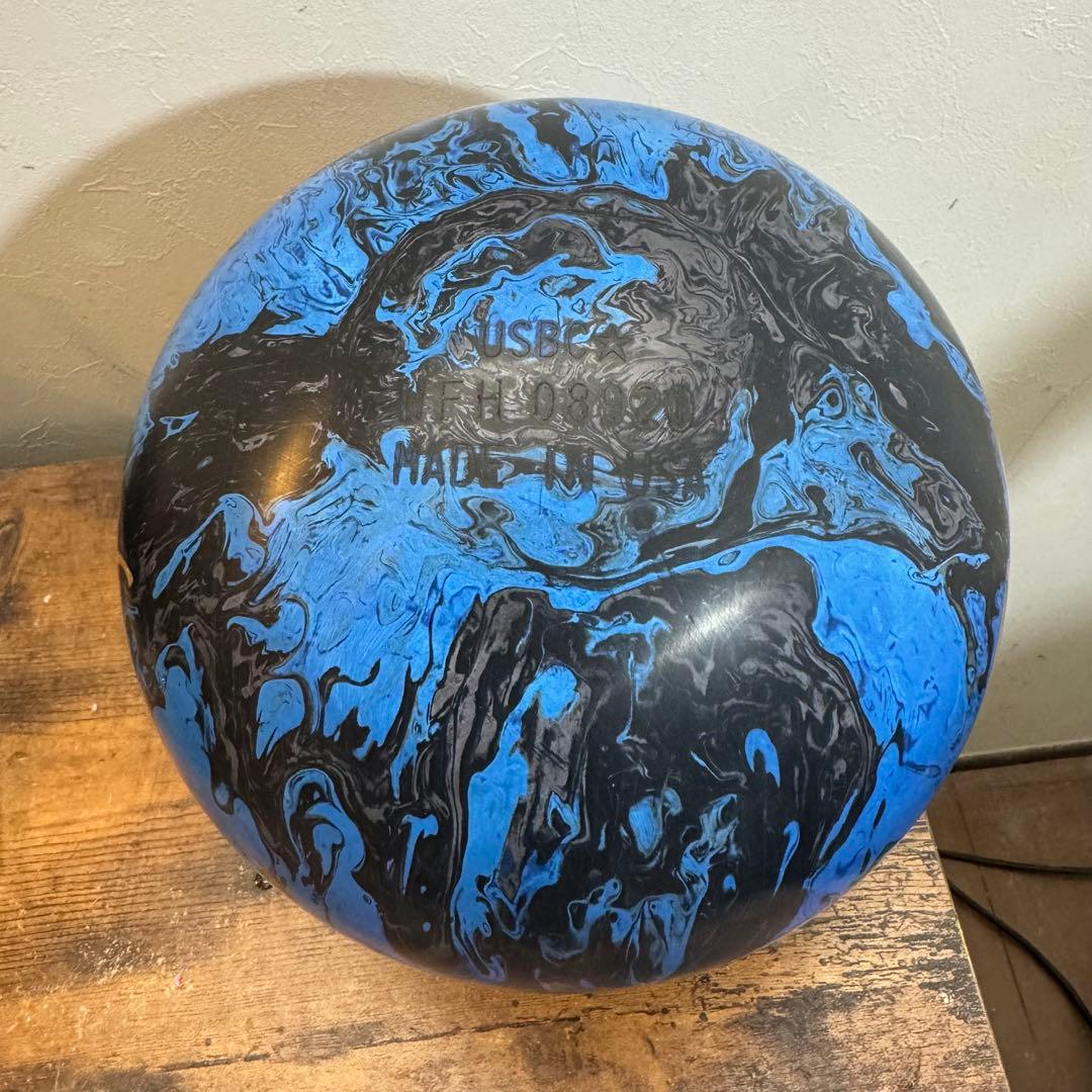 13P重めMOTIV サファイアジャッカルボウリングボール