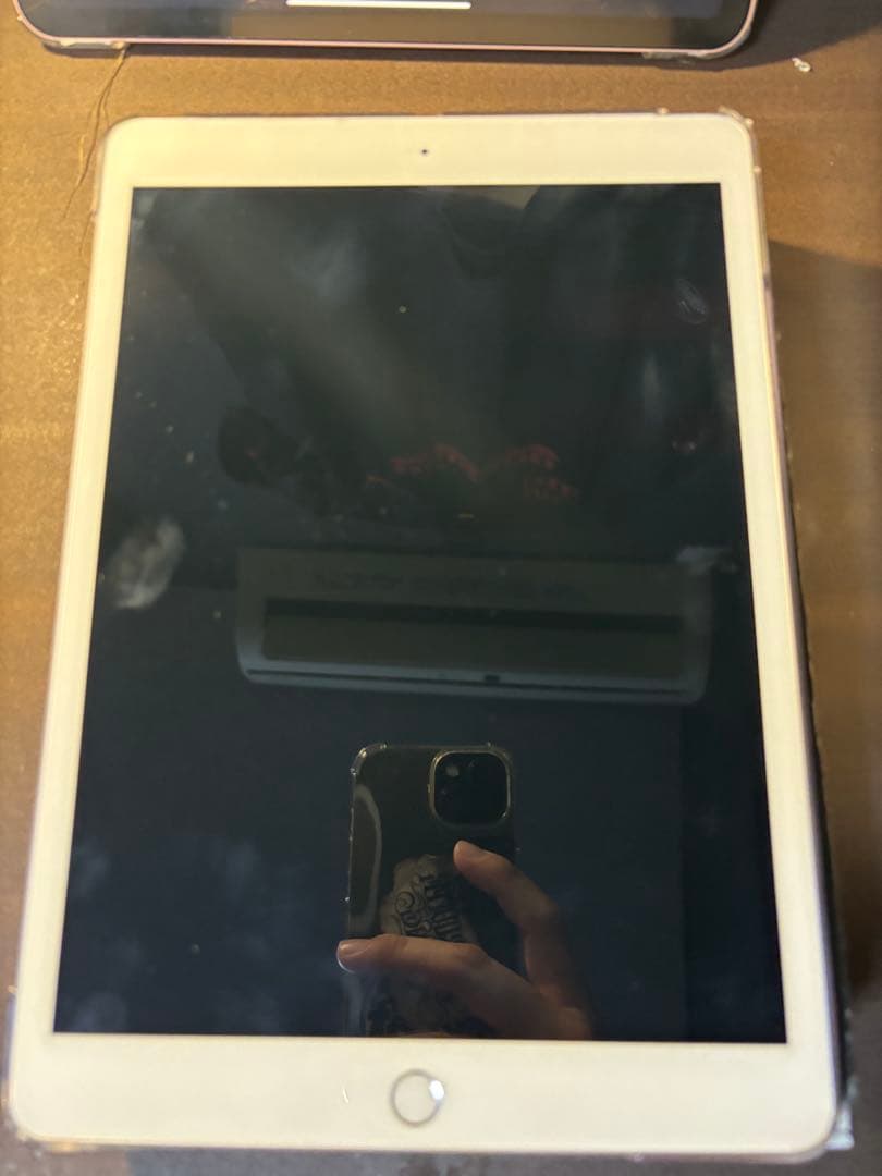 Apple iPad (第7世代)128GBWiFi+cellularケース付き