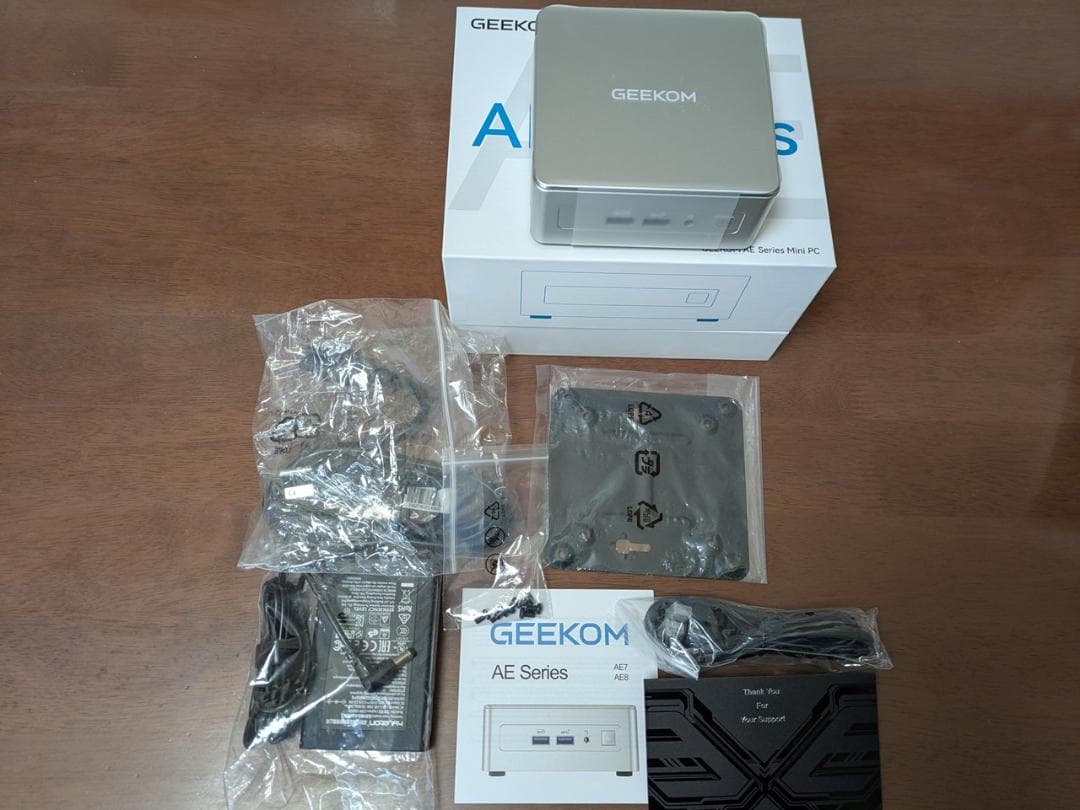 GEEKOM AE7 ミニPC Ryzen 9 7940HS 新品同様