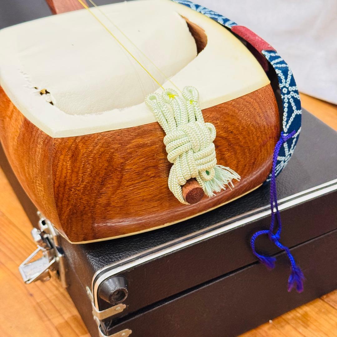 高級 三味線 中棹 紅木 丸打ち胴 ケース付き