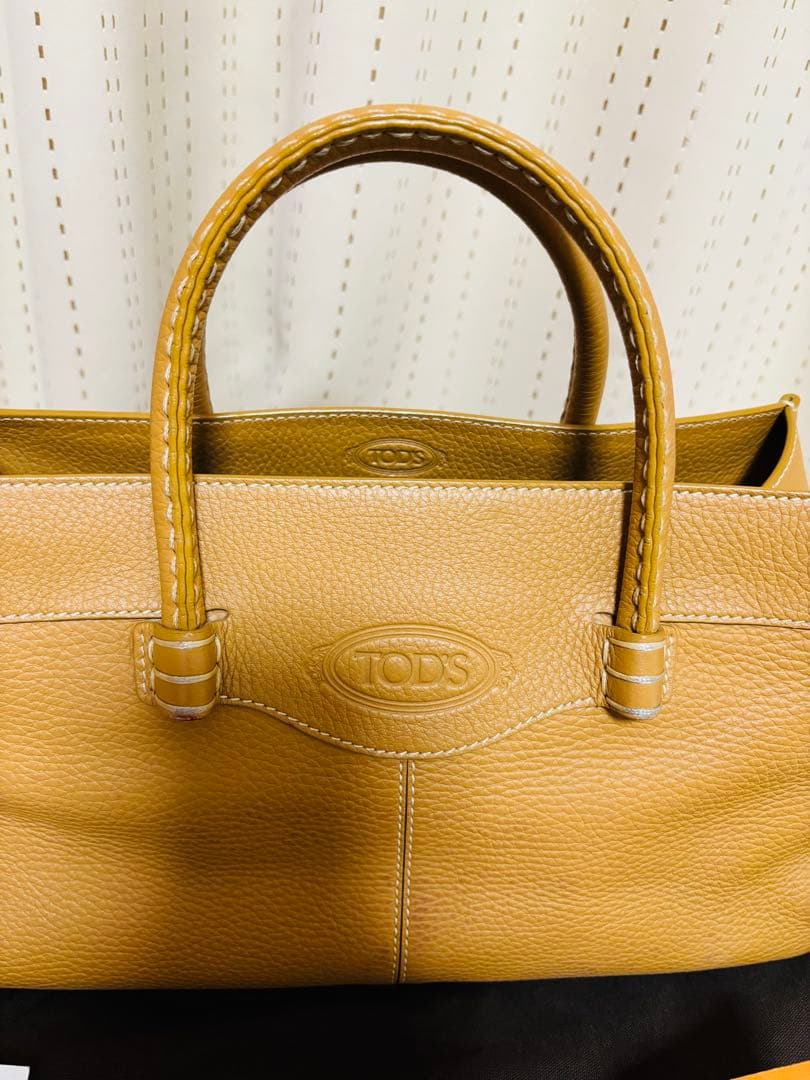 TOD'S　トッズ　レザーハンドバッグ　ベージュ　保存袋　カード　ハンドバッグ