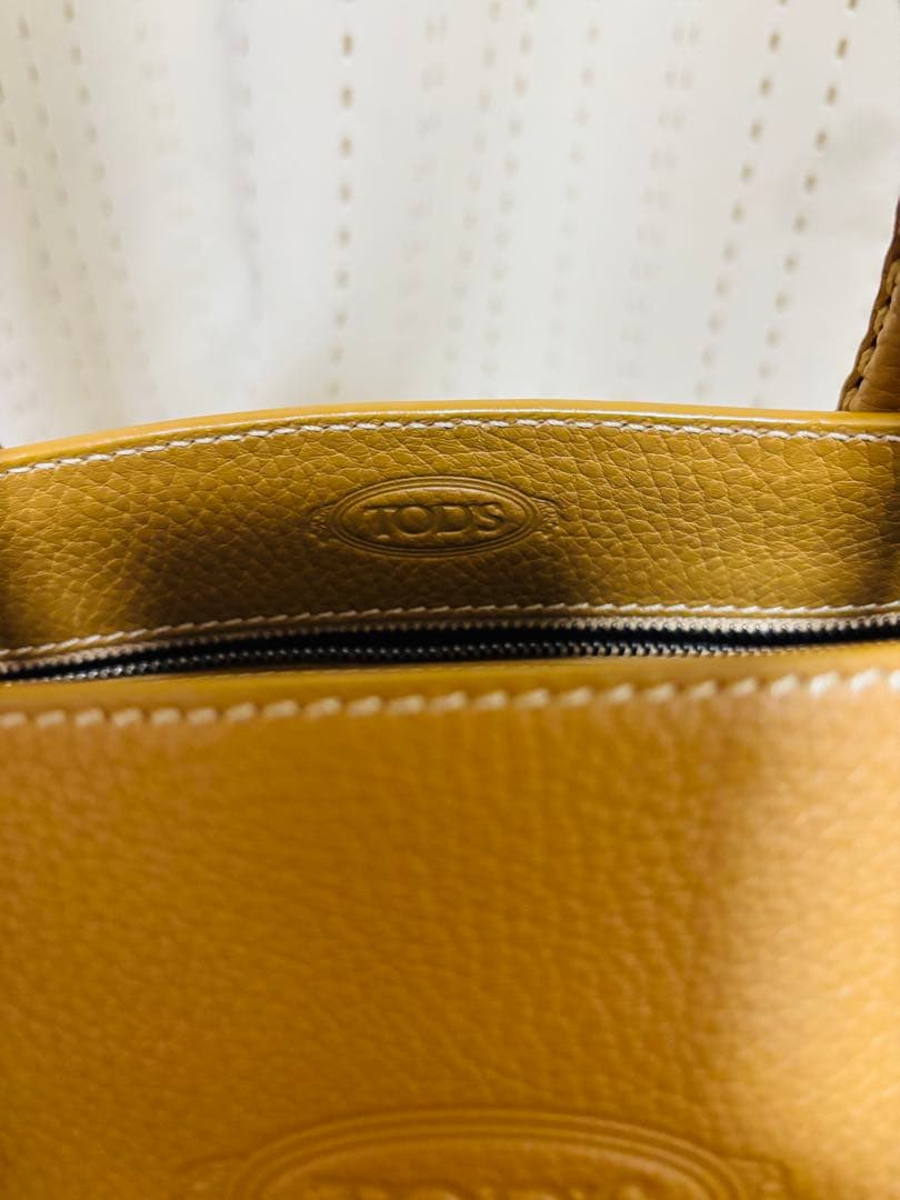 TOD'S　トッズ　レザーハンドバッグ　ベージュ　保存袋　カード　ハンドバッグ