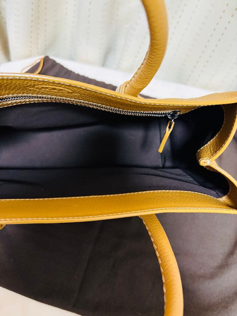 TOD'S　トッズ　レザーハンドバッグ　ベージュ　保存袋　カード　ハンドバッグ