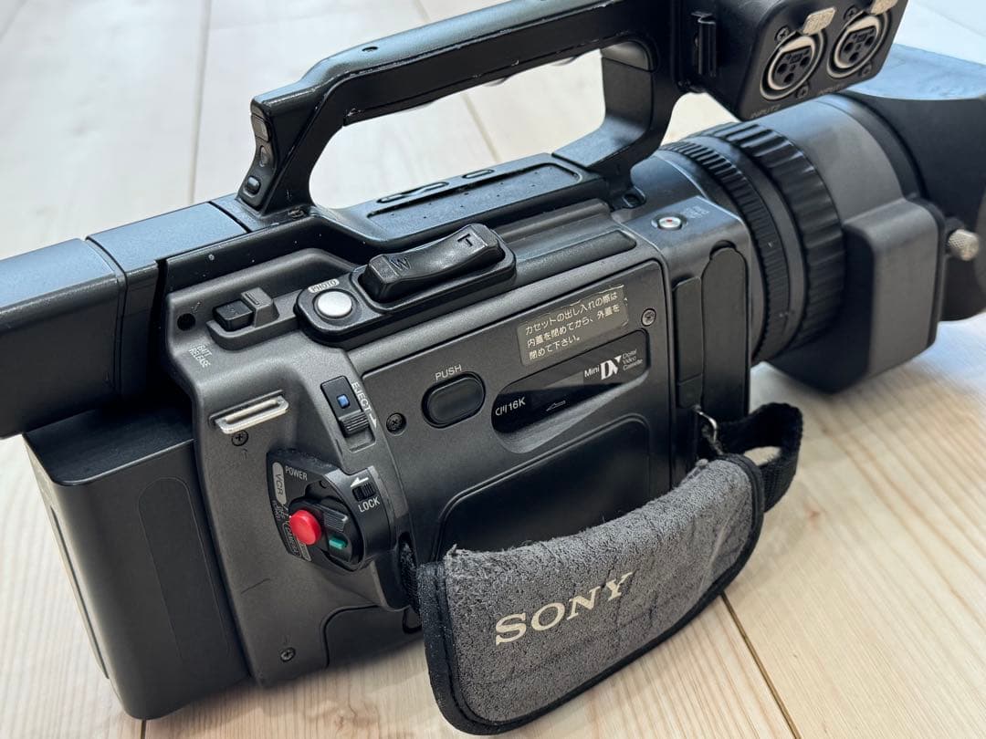 SONY DSR-PD150 ★マイク固定部に難あり