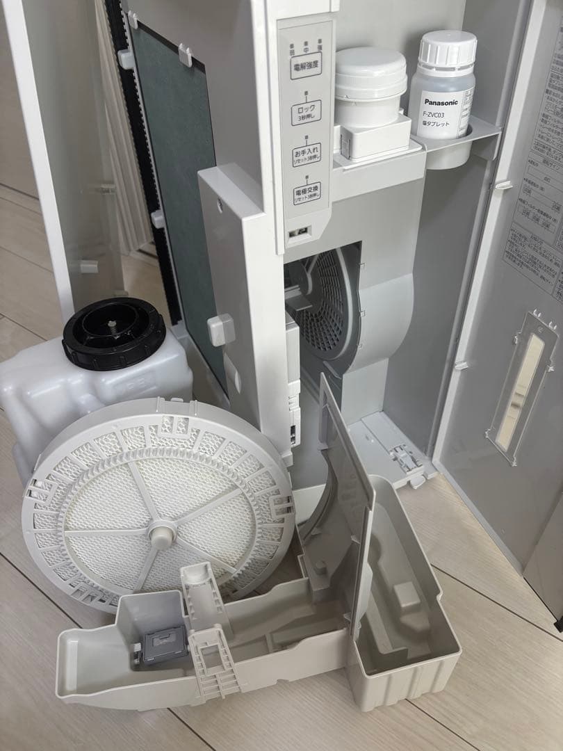 パナソニック空間除菌脱臭機ジアイーノFMV2300加湿付き美品♪タブレット有り