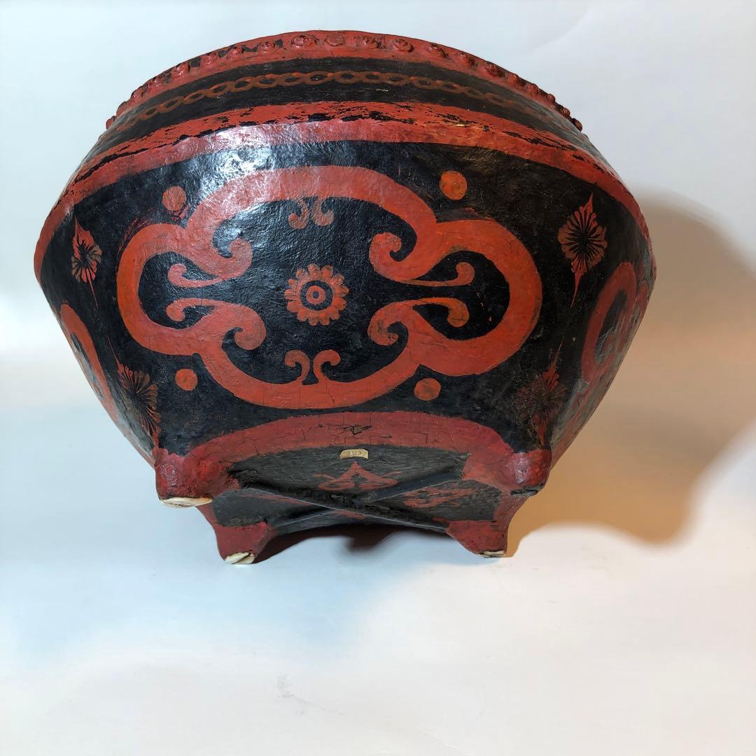 籠胎朱彩籠　装飾的な漆器ボウル 中型 黒赤とキンマ独楽丸蓋物の2点セット